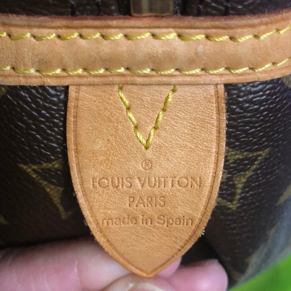 100% Authentic Louis Vuitton Montorgueil PM - Picture 8 of 8